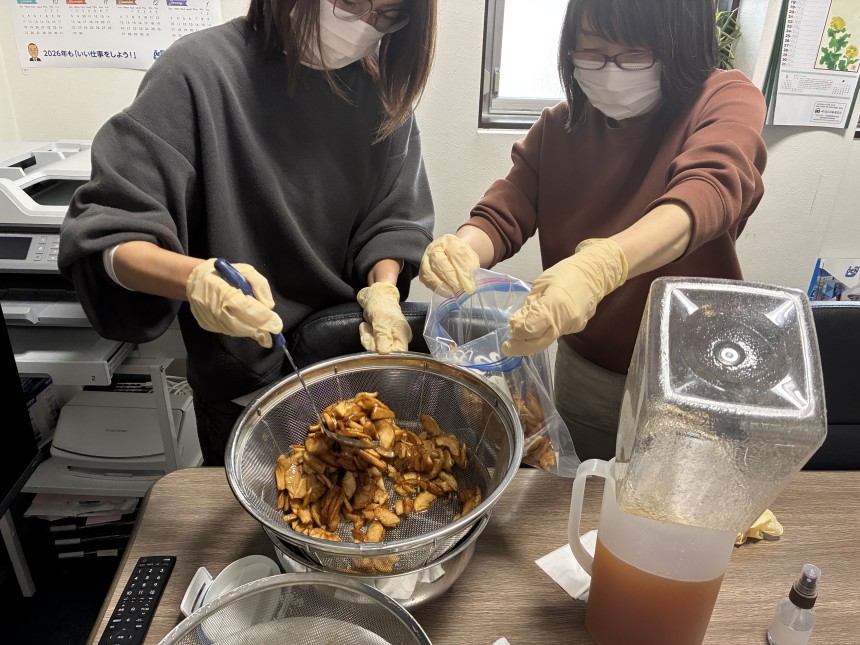45周年の春、総務部のりんご発酵ドリンクがついに完成🍎